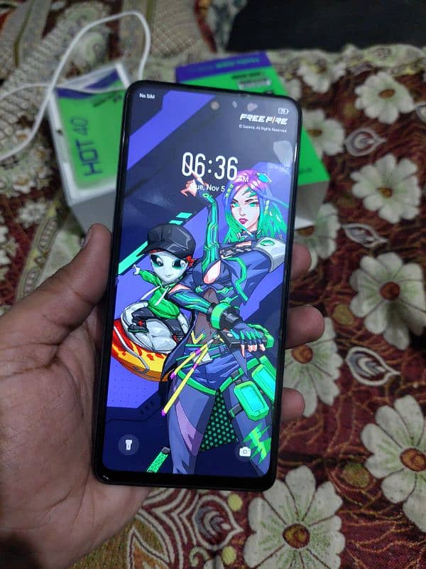 infinix hot 40 8/256 with box and charger 1