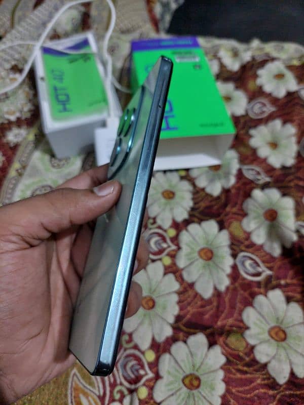 infinix hot 40 8/256 with box and charger 2