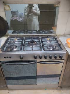 Cooking range full metallic body