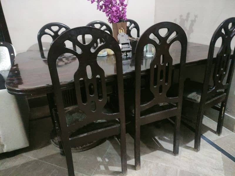 Dinning table with chairs 0