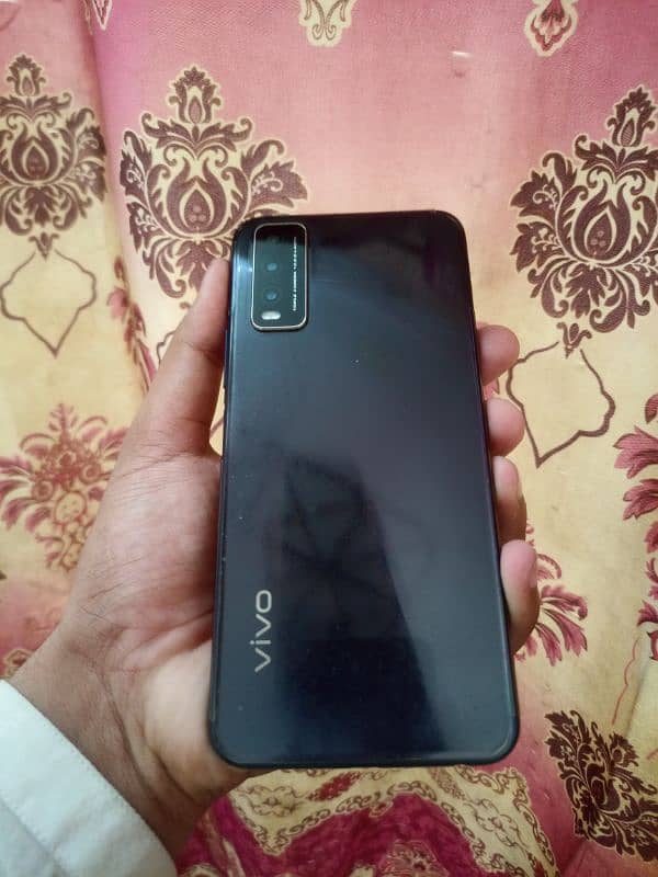 vivo y20 4/64 with box new condition. . just buy and use 0