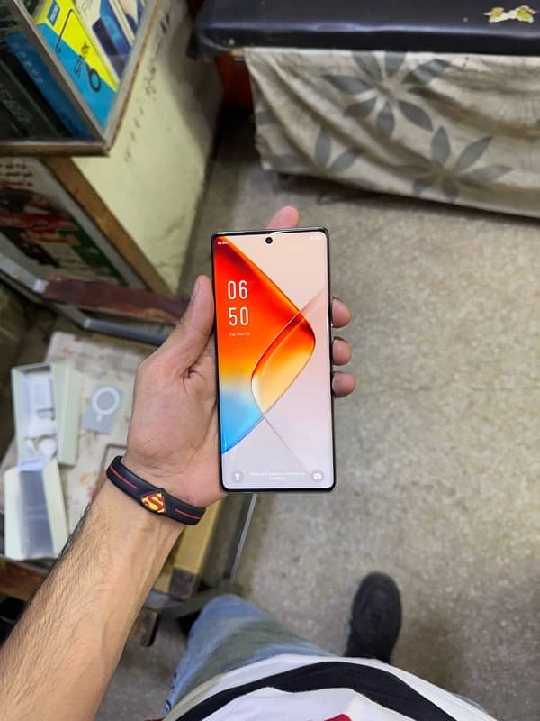 Infinix Note 40 pro 12+12GB 256GB Dual Sim PTA APPROVED 3