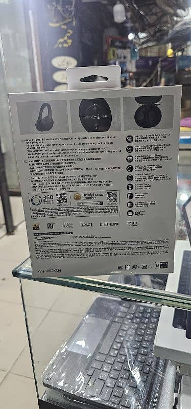 Sony WH-1000XM4 wireless Noise Canceling Bluetooth Headphones Black 1