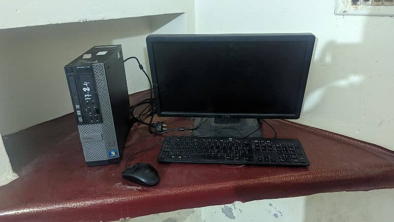 computer led  CPU and keyboard or mouse sell 4