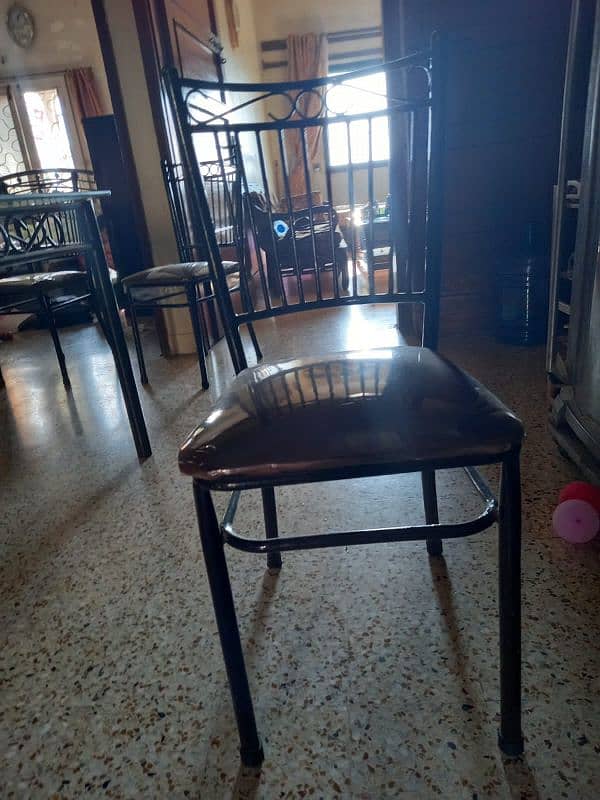 Iron Dinning Table and Chair 4