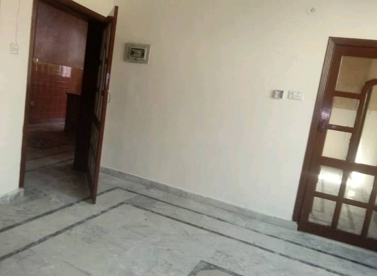 Prime Location In Chatha Bakhtawar 5 Marla Upper Portion For Rent 0