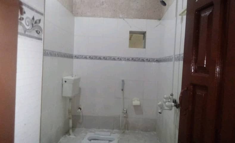 Prime Location In Chatha Bakhtawar 5 Marla Upper Portion For Rent 3