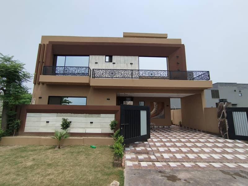 10 MARLA BRAND NEW HOUSE FOR SALE IN NASHEMAN E IQBAL PHASE 1 0