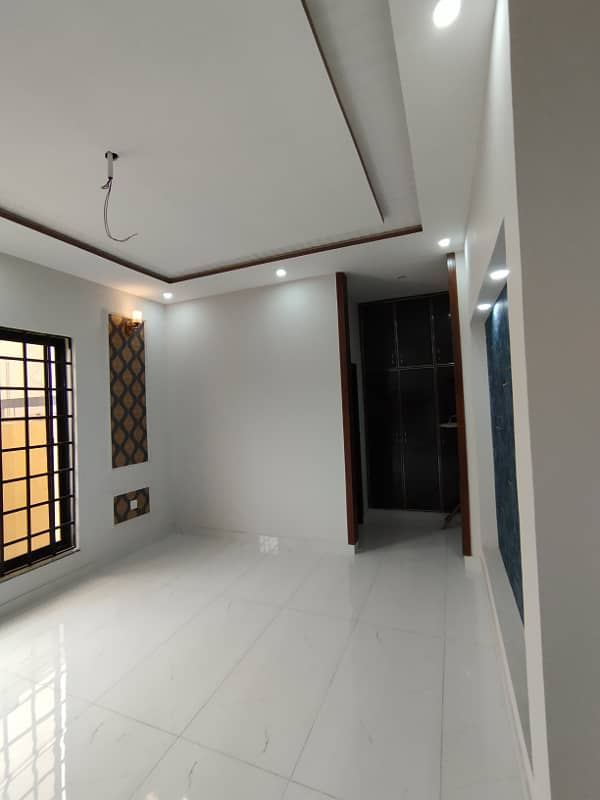 10 MARLA BRAND NEW HOUSE FOR SALE IN NASHEMAN E IQBAL PHASE 1 5