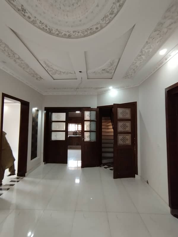 10 MARLA BRAND NEW HOUSE FOR SALE IN NASHEMAN E IQBAL PHASE 1 8