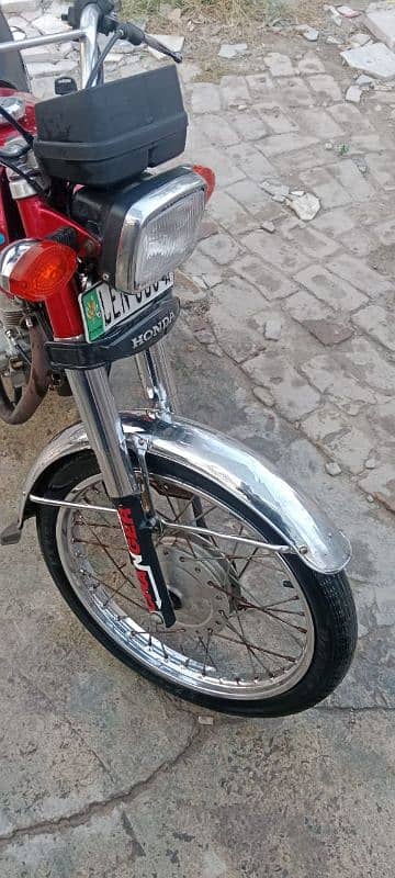 Honda 125 nbr 2018 model total original bike 3