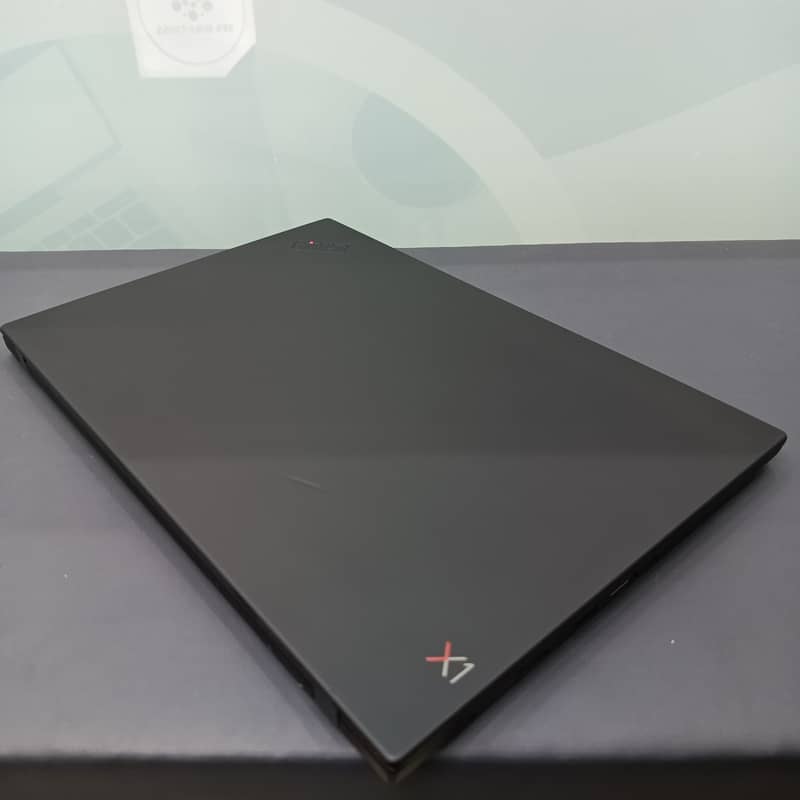 Lenovo ThinkPad X1 Carbon| Core i7-8550U|16GB RAM| 512GB SSD 0