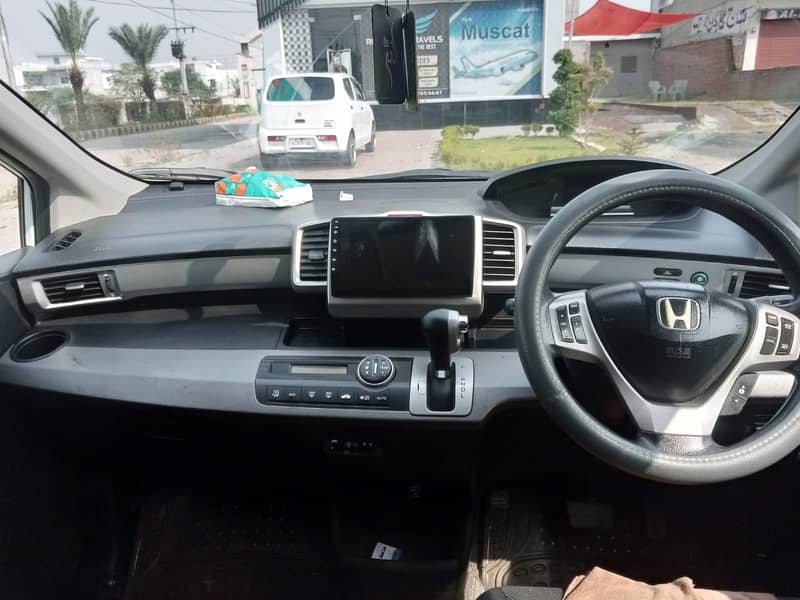 Honda Freed 1.5 2013 Model 5