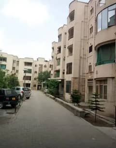 G11/3 Main ibne sina road C type flat For Rent Ground floor only family bachelor's Job person