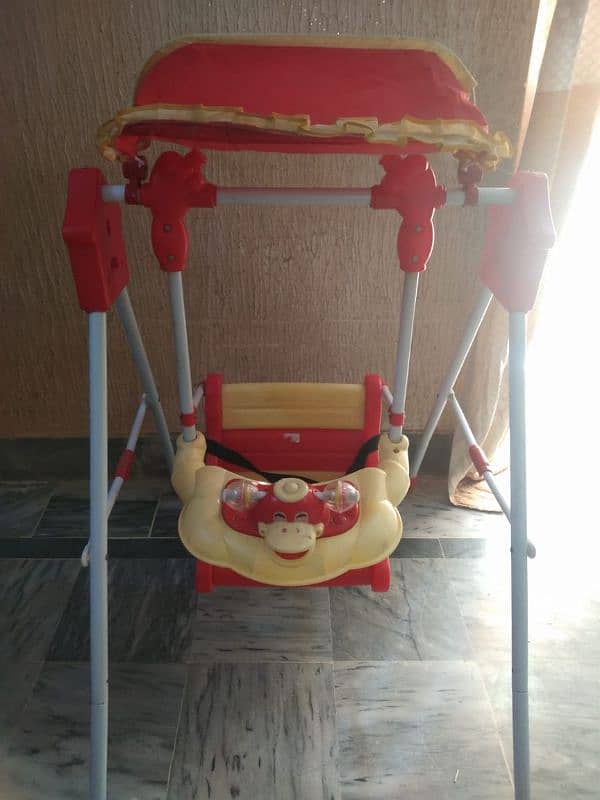 baby swing 10/10 condition with box 1