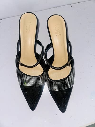 unze london black heels