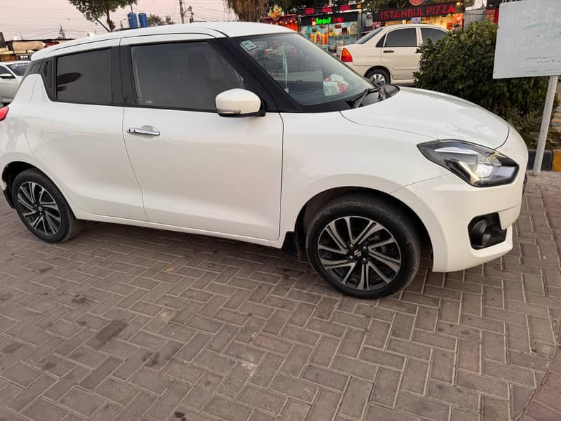 Suzuki Swift 2022 New Just 25,000-Km Salman Zero 3-2/1-Nine 2-7/1-3-50 1