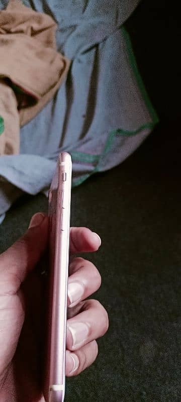 I phone 7 128 GB pta approved Rose Gold color 6