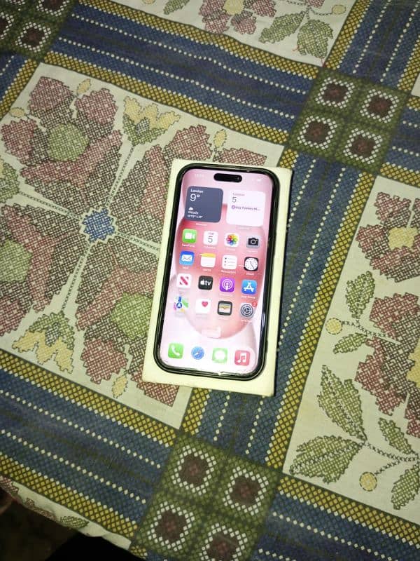 iPhone 15 JV pink 4