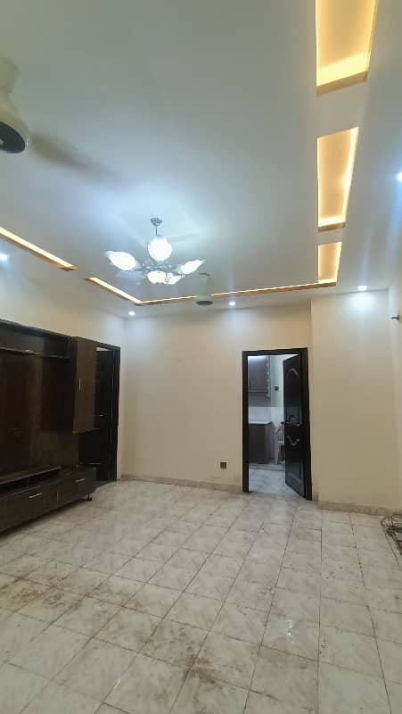 This apartment is located in awami villa 5 phase 8 7