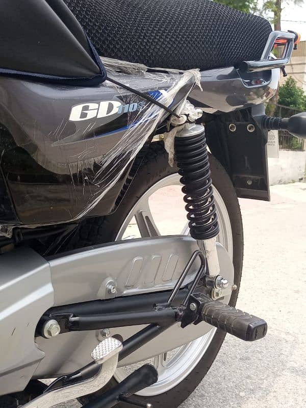 urgent sale GD 110s Suzuki bike 8