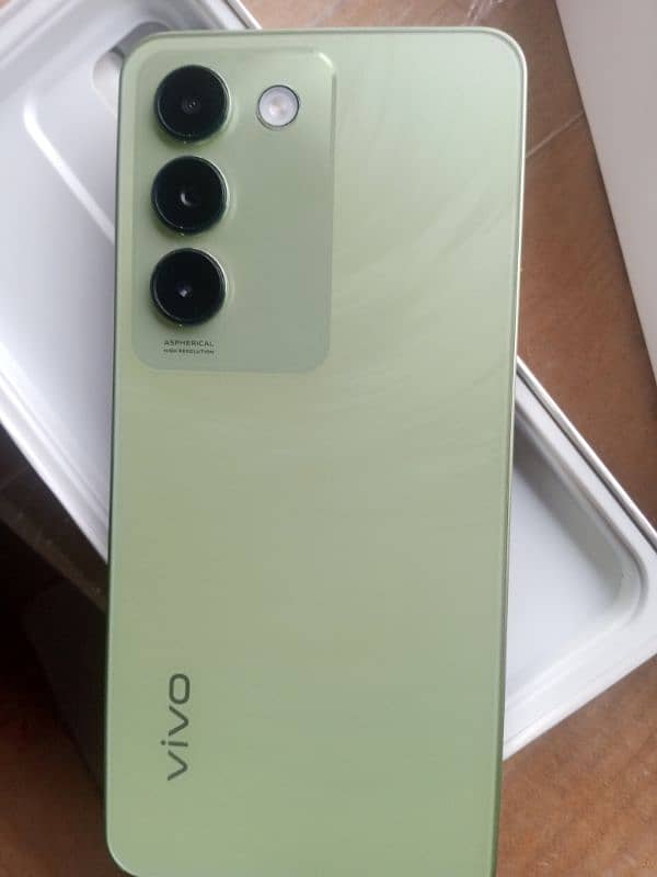 vivo Y 100 2