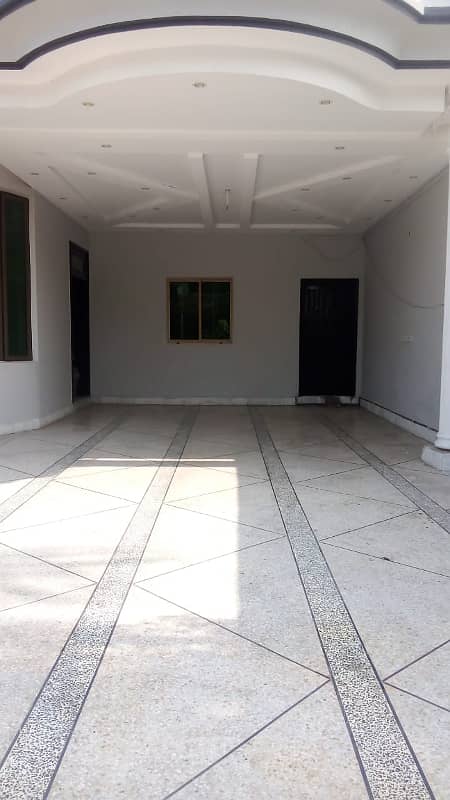 1 kinal house for rent in johar town near Emporium 2