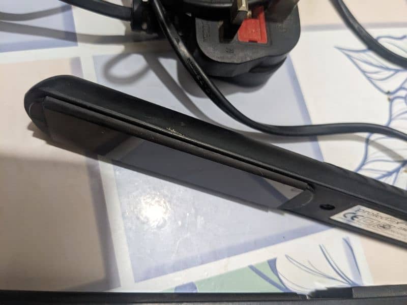 Hair straightener in good condition 3