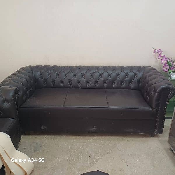 Five seater sofa , new condition leaderwala save monday 0