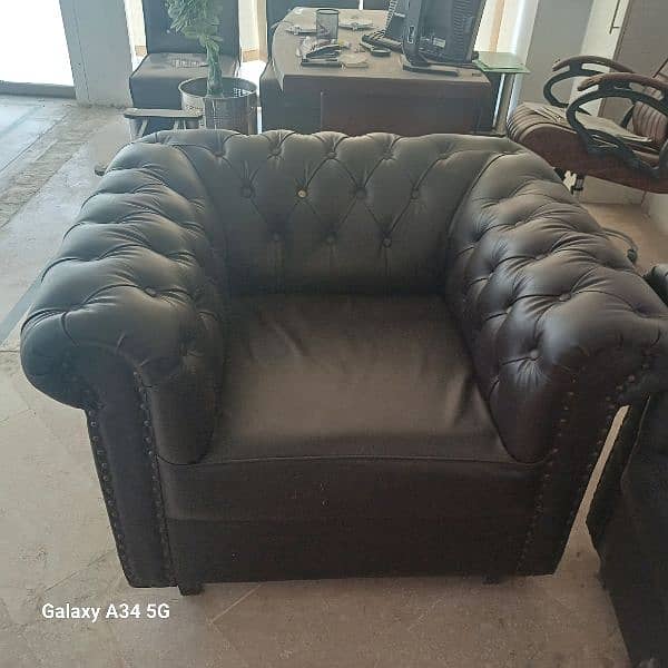 Five seater sofa , new condition leaderwala save monday 2