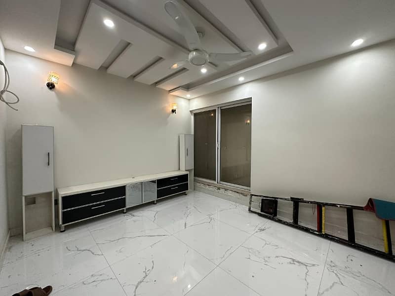 14 Marla Fully Basement Out Class Stylish Luxury Bungalow For Sell In Block M1 Lake City Lahore 20