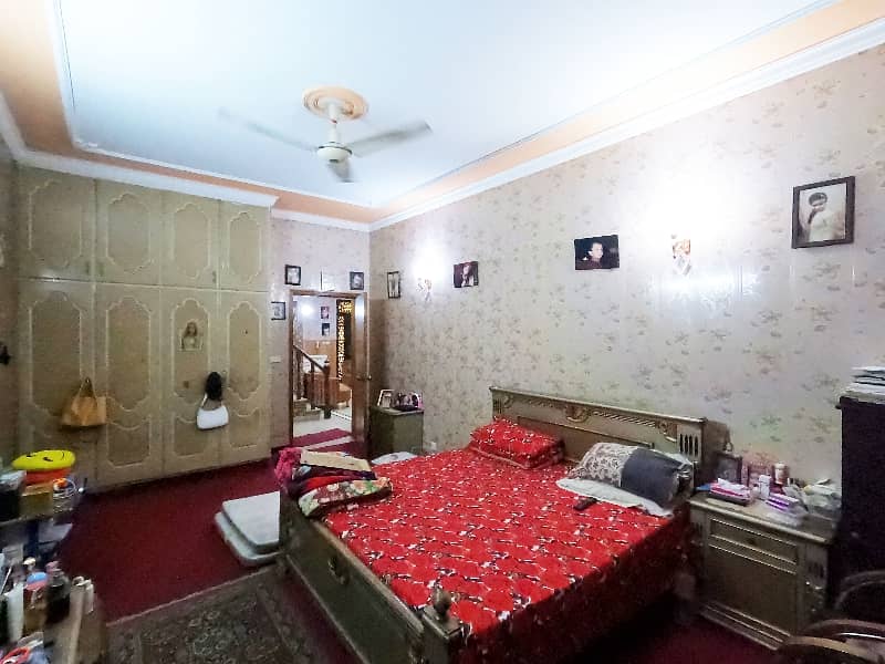 A Great Choice For A Prime Location 12 Marla House Available In Johar Town Phase 1 - Block G1 13