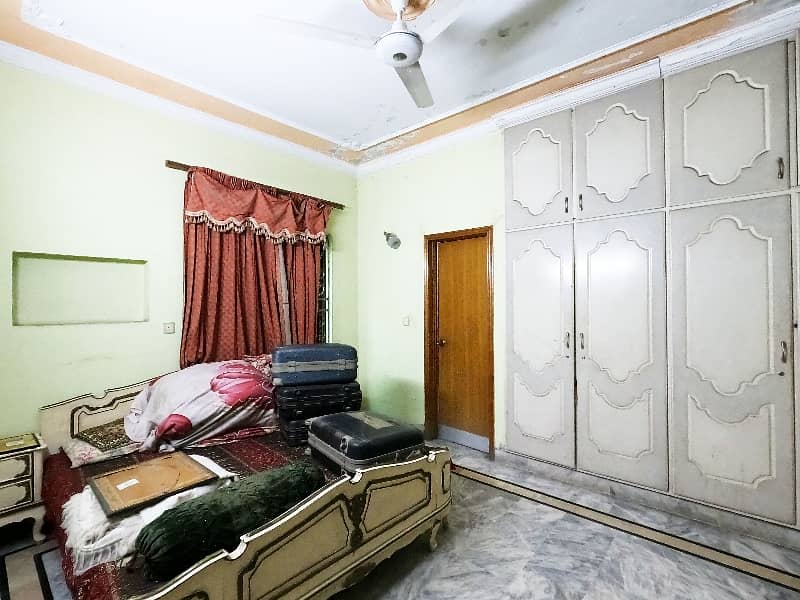 A Great Choice For A Prime Location 12 Marla House Available In Johar Town Phase 1 - Block G1 18