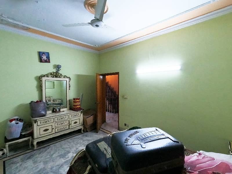 A Great Choice For A Prime Location 12 Marla House Available In Johar Town Phase 1 - Block G1 19