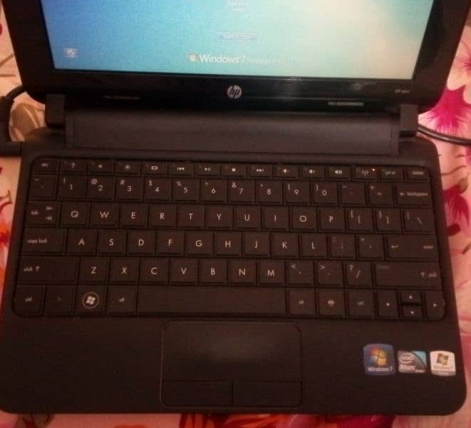 HP Mini Laptop (Refurbished) 1