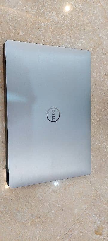 Dell Latitude 7400 4