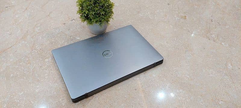 Dell Latitude 7400 10