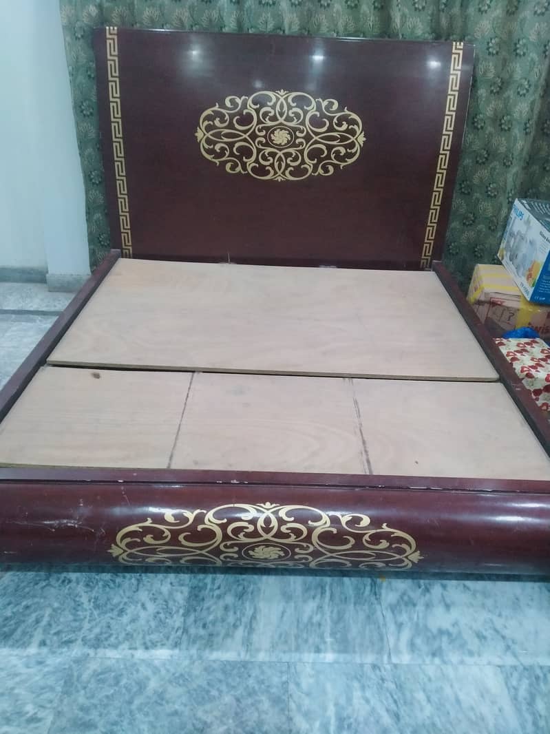 King bed with dressing table wooden 0