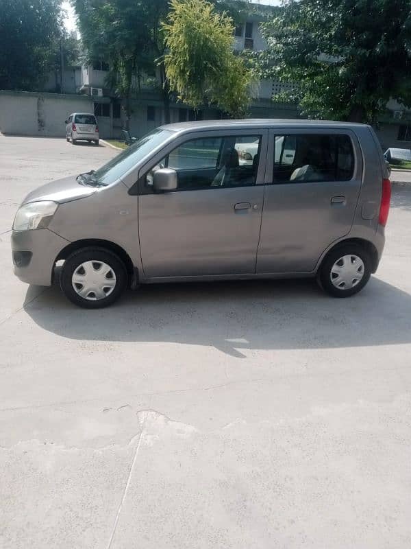 Suzuki Wagon R 2017 12