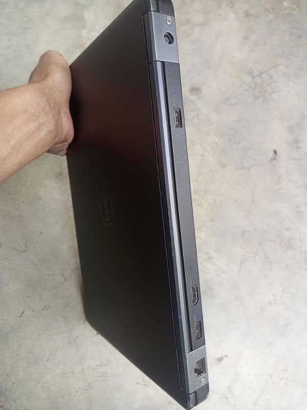 Dell Core i3 5th Gen - 8GB RAM, 128GB SSD,HD Display 3