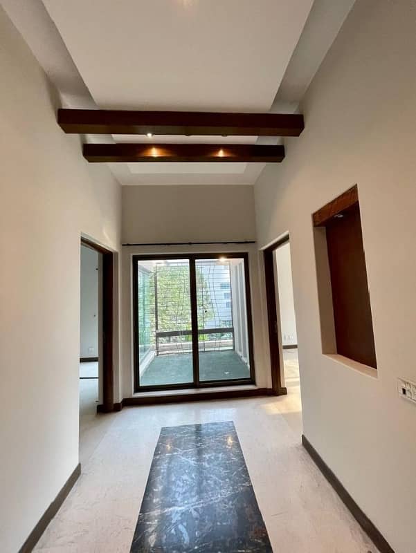 10 Marla Out Class Full House For Sale In DHA Phase 2,Block V, Lahore. 15