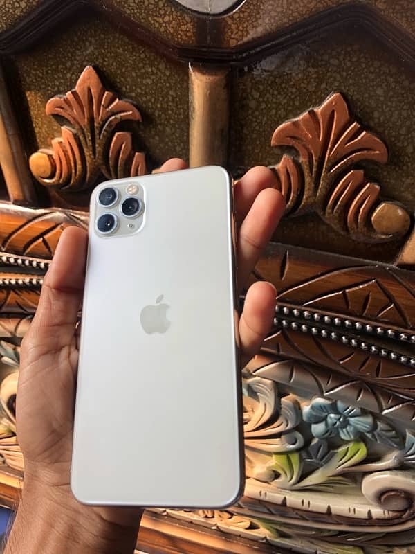 Iphone 11 Pro Max PTA 64GB 1