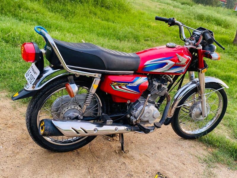 Honda 125 2022 model Punjab number ha smart card ha mara name par 8