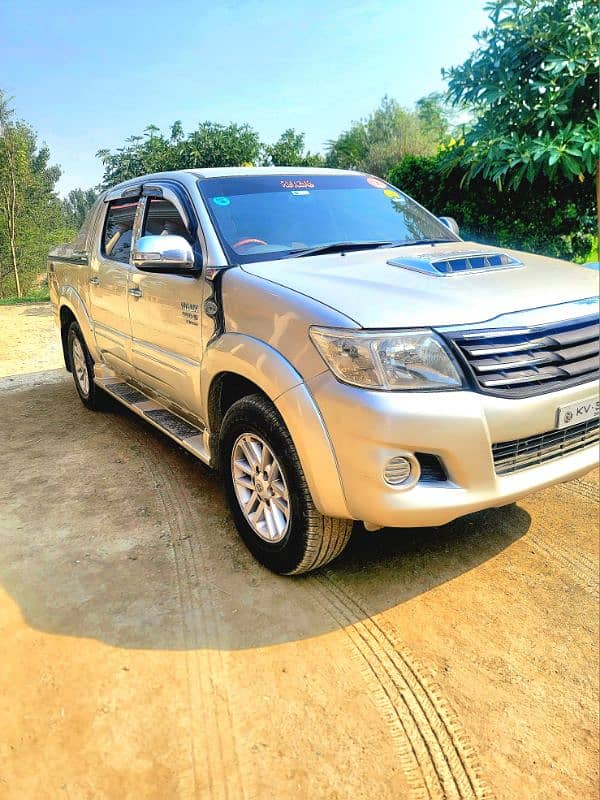 Toyota Hilux 2012 3