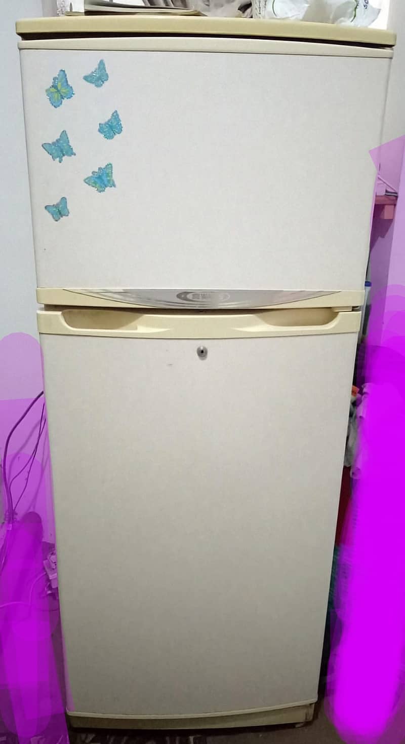 Waves Refrigerator for sale 0