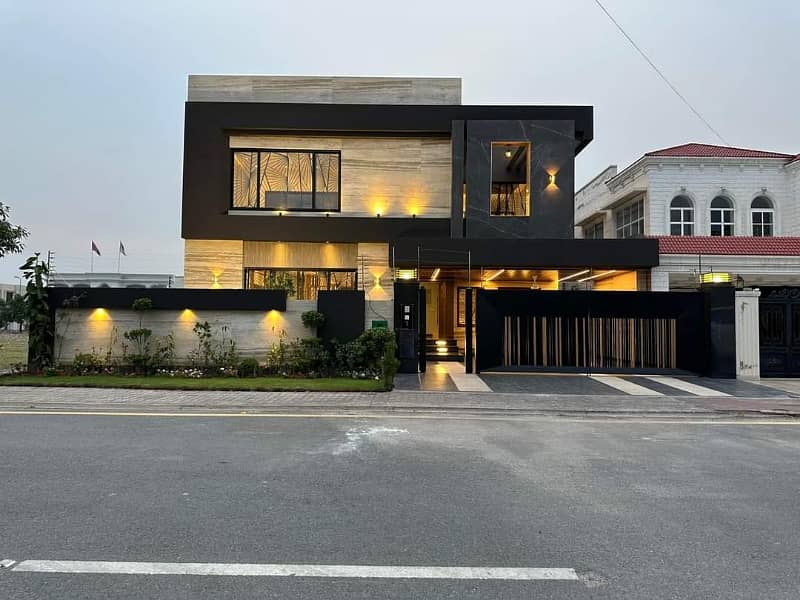 One Kanal House For Rent 0