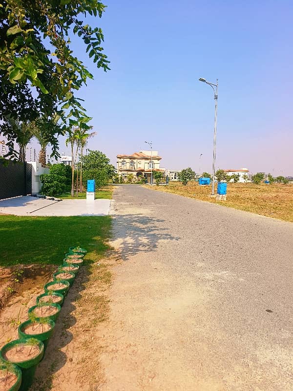 10 MARLA FACING PARK PLOT FOR SALE IN DHA PH-7 0