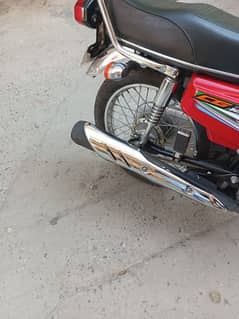 Honda 125 condtion 10/10 complete dacoumnts