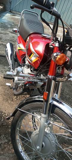 Honda 125 2025 red