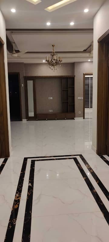 Brand New Luxury 1 Kanal Upper Portion For Rent in Rafi Block Bahria Town Lahore 8